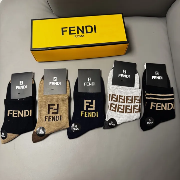 スーパーコピー フェンディ 靴下