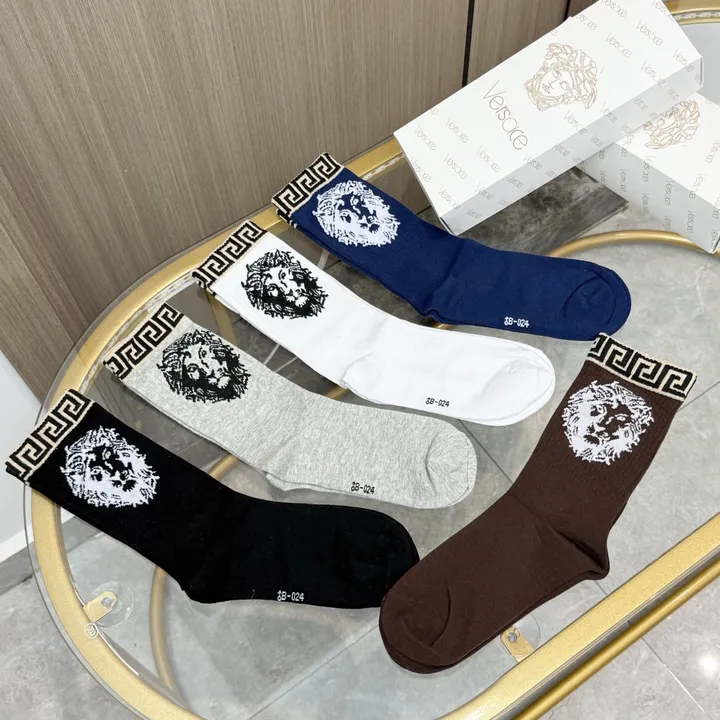 スーパーコピー ヴェルサーチ 靴下
