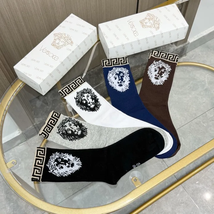スーパーコピー ヴェルサーチ 靴下