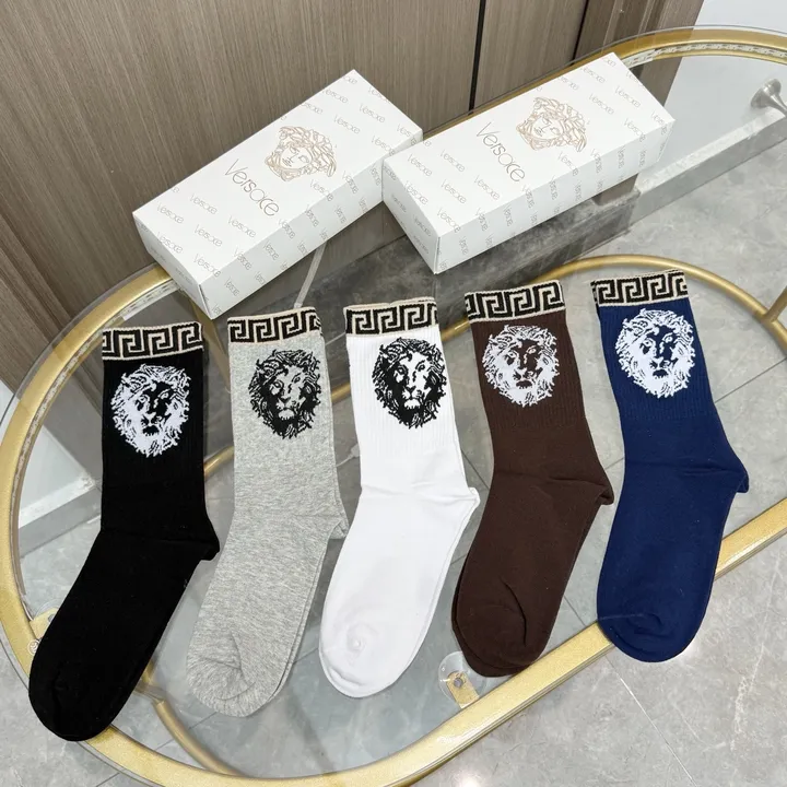 スーパーコピー ヴェルサーチ 靴下