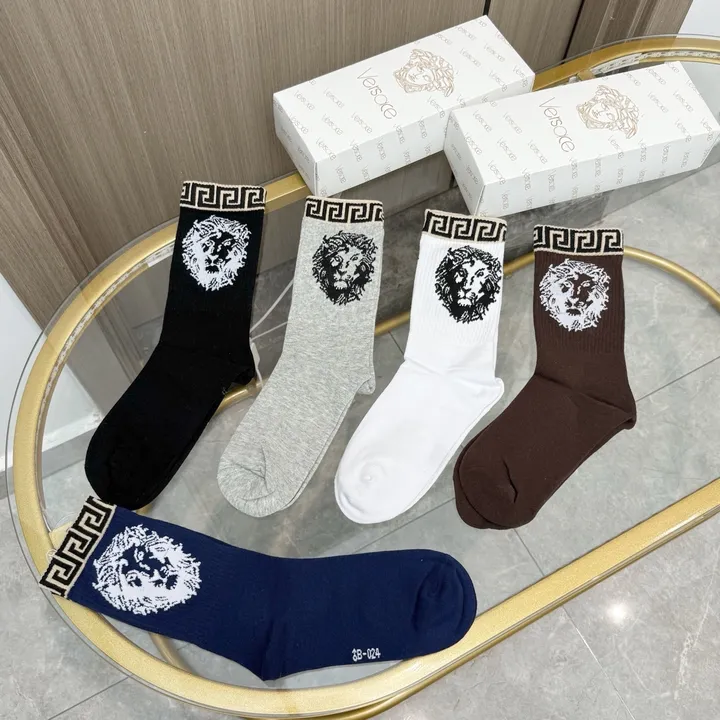 スーパーコピー ヴェルサーチ 靴下