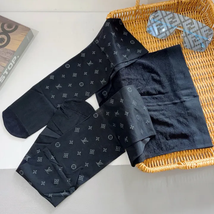 スーパーコピー ルイヴィトン 靴下