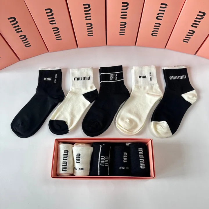 スーパーコピー ミュウミュウ 靴下