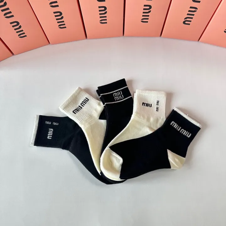 スーパーコピー ミュウミュウ 靴下
