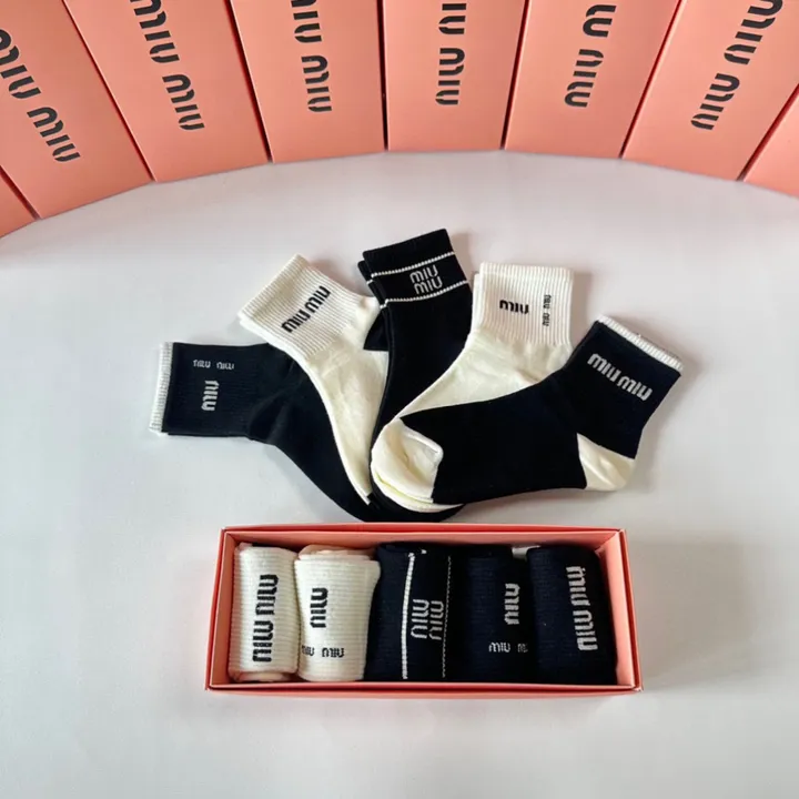 スーパーコピー ミュウミュウ 靴下