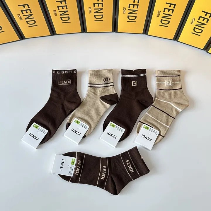 スーパーコピー ヴェルサーチ 靴下