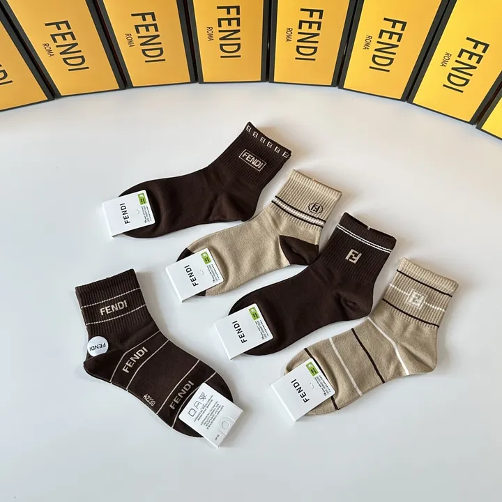 スーパーコピー ヴェルサーチ 靴下