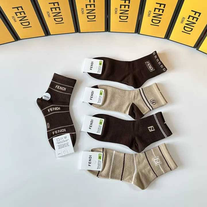 スーパーコピー ヴェルサーチ 靴下