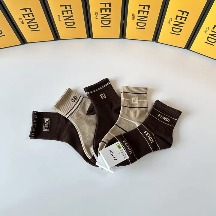 スーパーコピー ヴェルサーチ 靴下