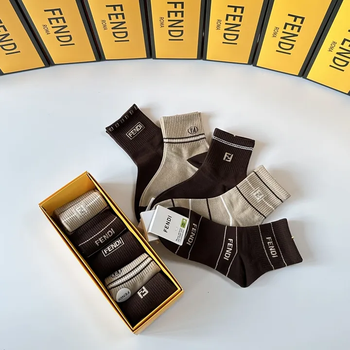 スーパーコピー ヴェルサーチ 靴下