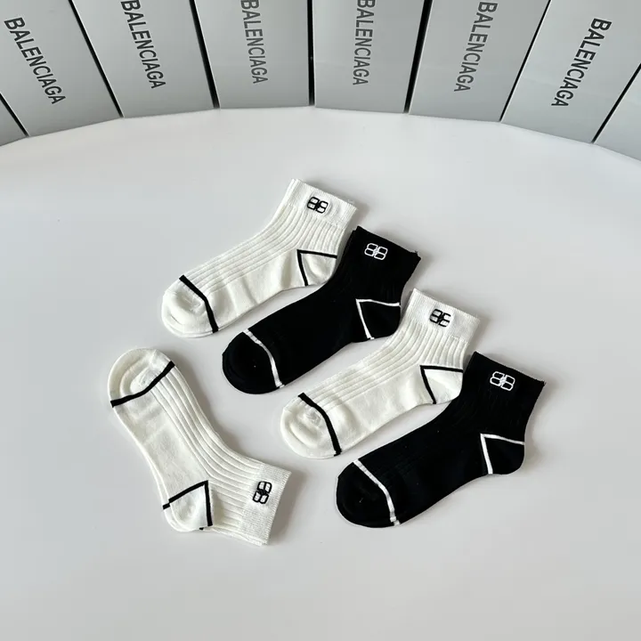 スーパーコピー バレンシアガ 靴下