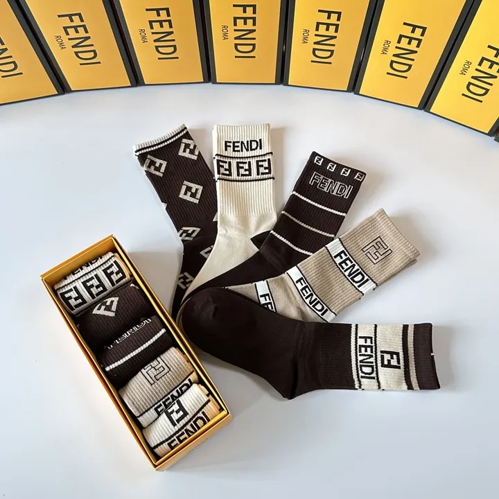 スーパーコピー ヴェルサーチ 靴下