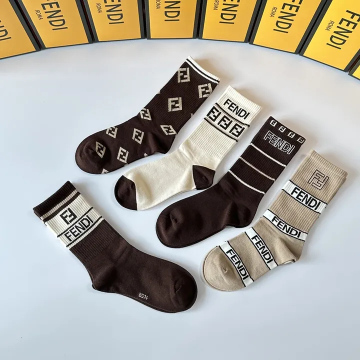 スーパーコピー ヴェルサーチ 靴下