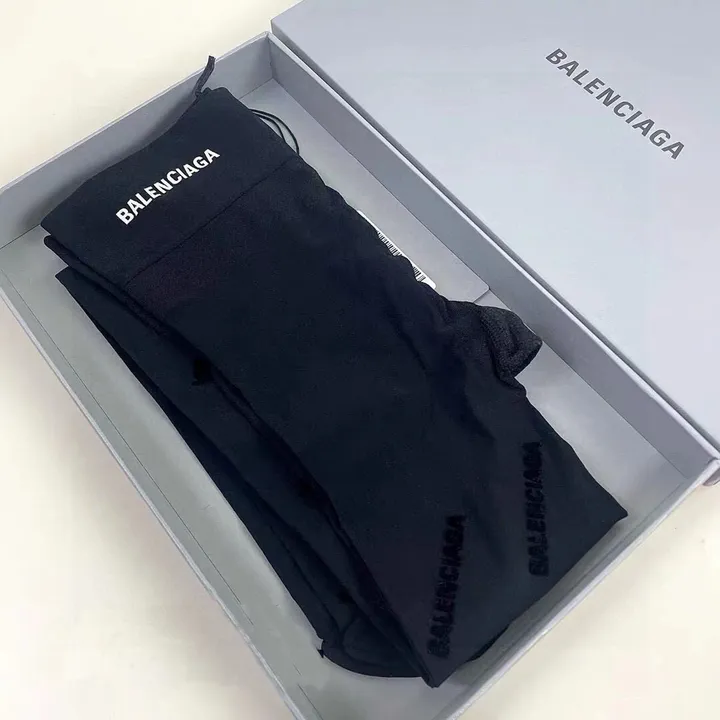 スーパーコピー バレンシアガ 靴下