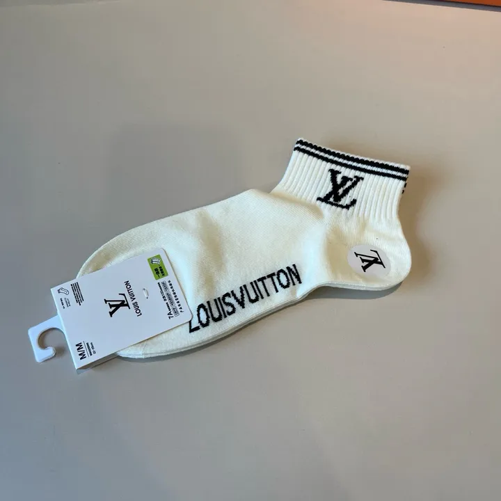 スーパーコピー ルイヴィトン 靴下