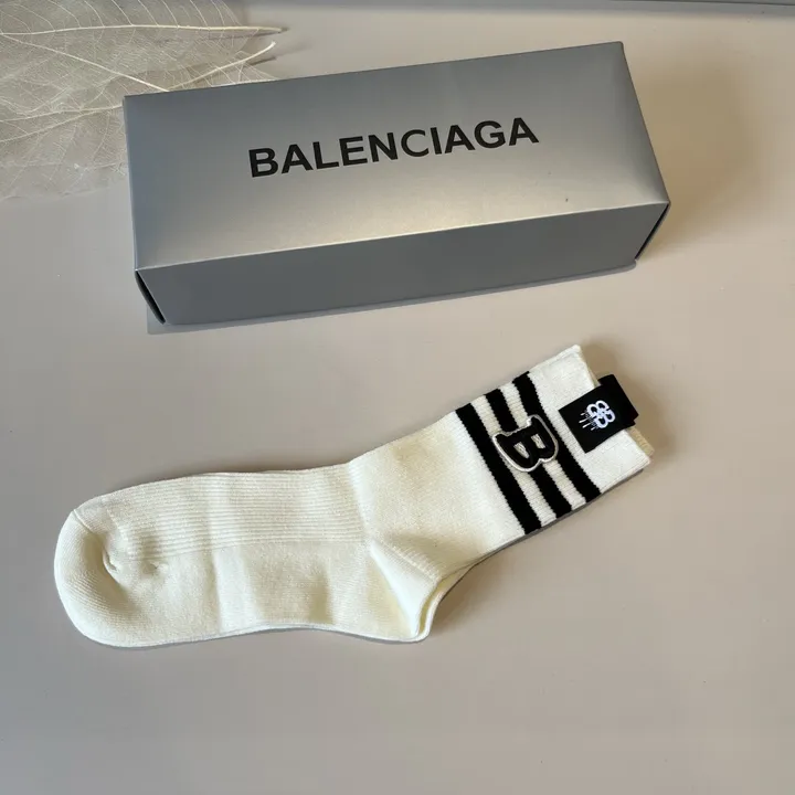 スーパーコピー バレンシアガ 靴下