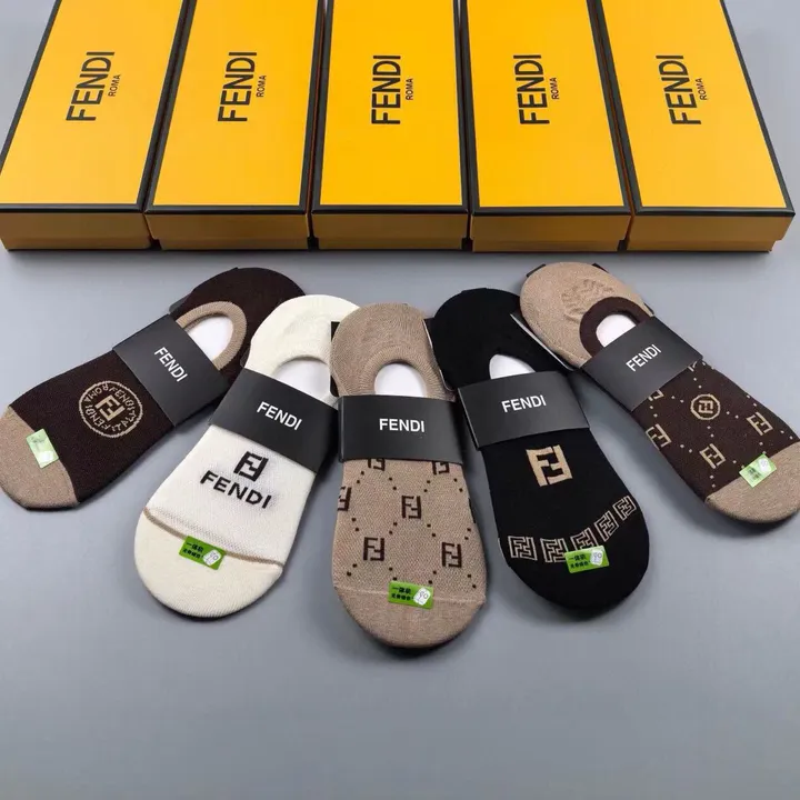 スーパーコピー フェンディ 靴下