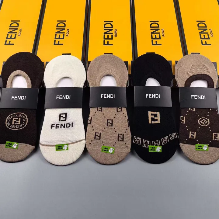 スーパーコピー フェンディ 靴下