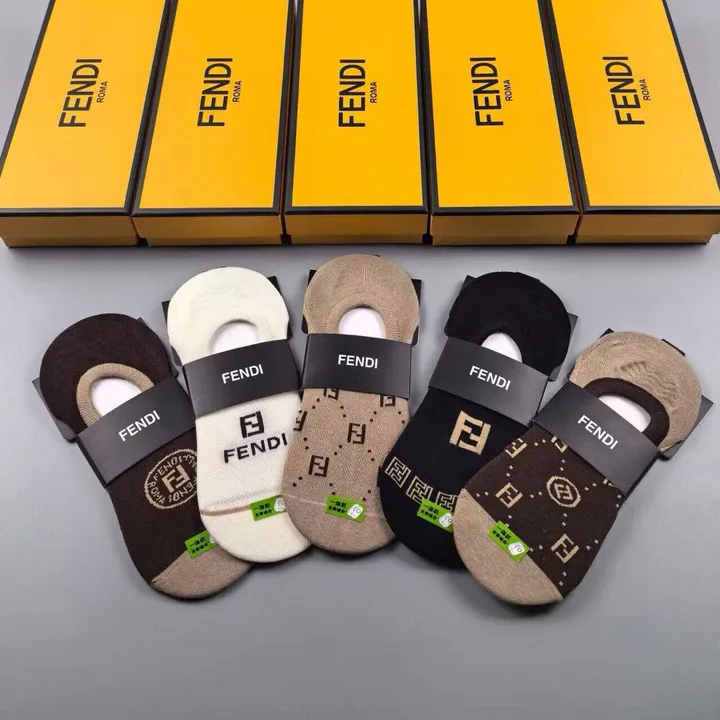 スーパーコピー フェンディ 靴下