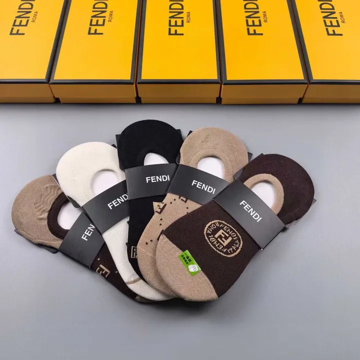 スーパーコピー フェンディ 靴下