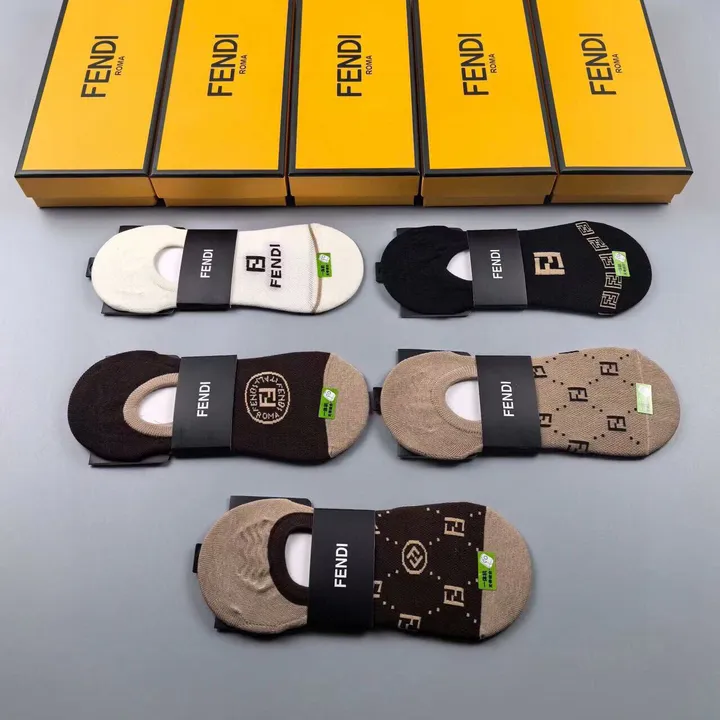 スーパーコピー フェンディ 靴下