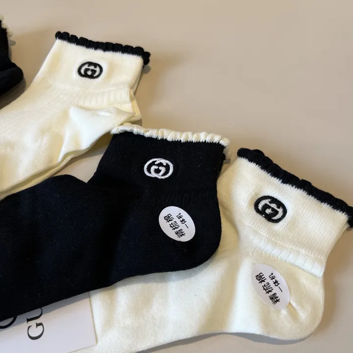 スーパーコピー グッチ 靴下
