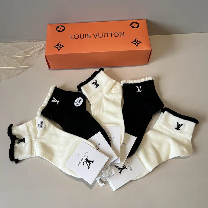 スーパーコピー ルイヴィトン 靴下