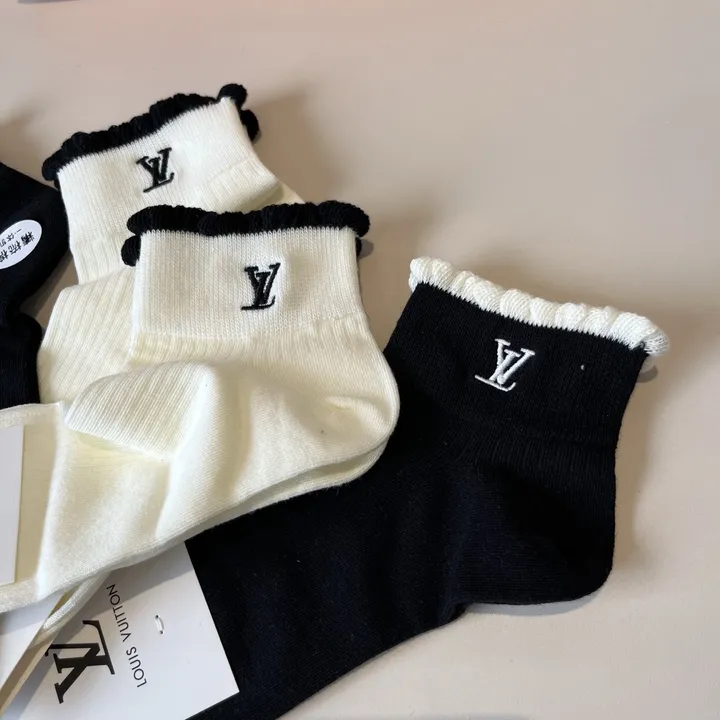 スーパーコピー ルイヴィトン 靴下