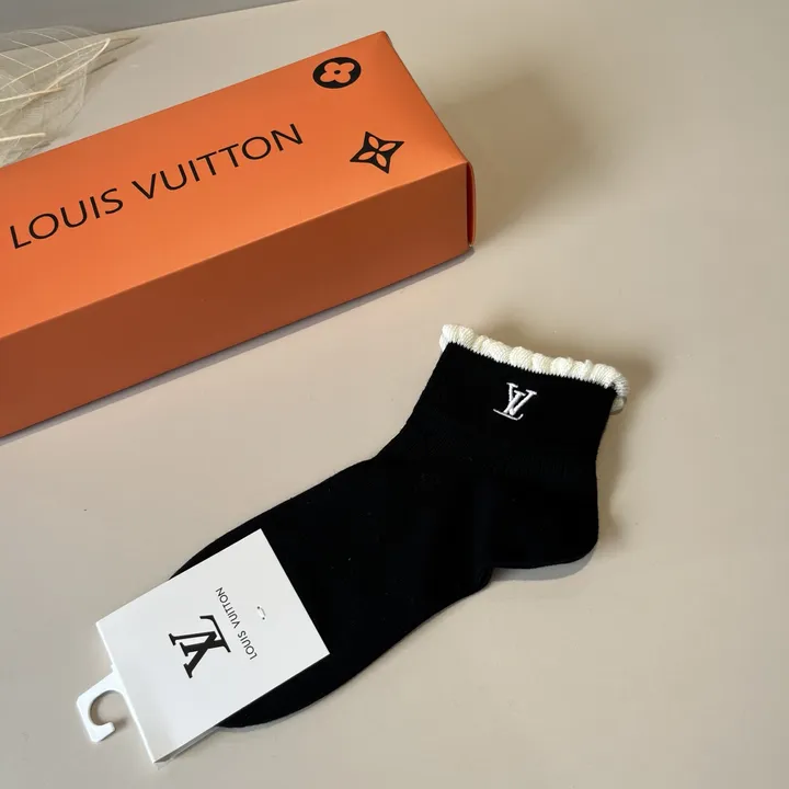 スーパーコピー ルイヴィトン 靴下