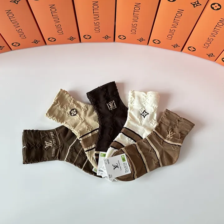 スーパーコピー ルイヴィトン 靴下