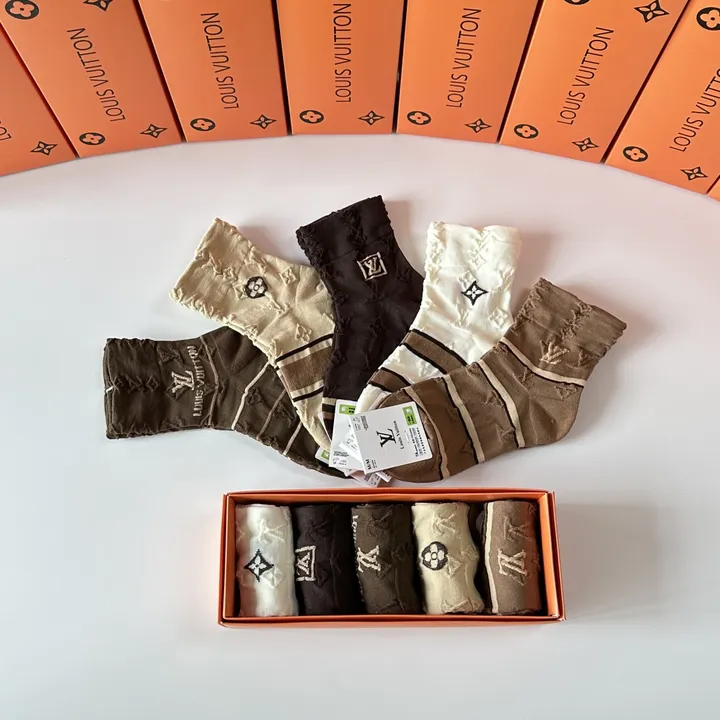 スーパーコピー ルイヴィトン 靴下