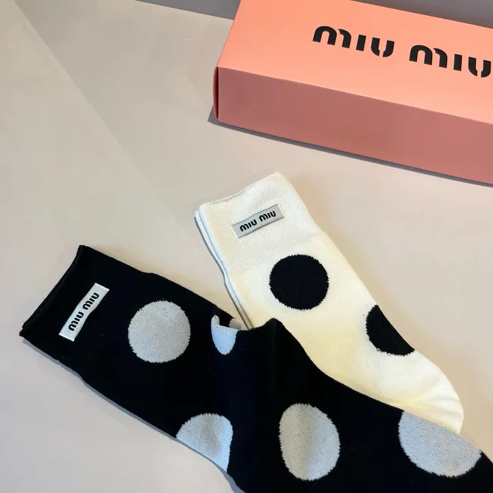 スーパーコピー ミュウミュウ 靴下