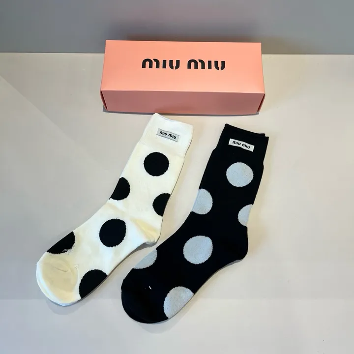 スーパーコピー ミュウミュウ 靴下