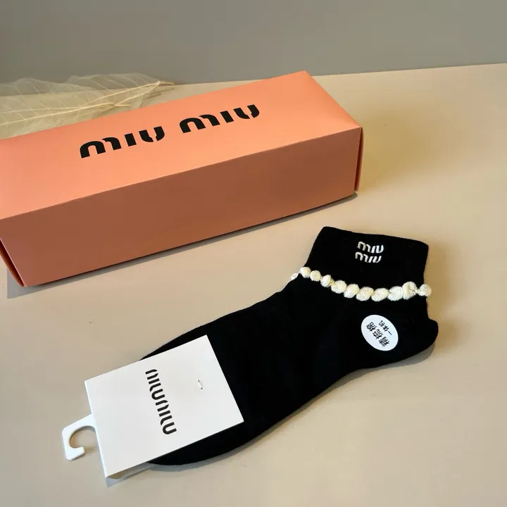 スーパーコピー ミュウミュウ 靴下