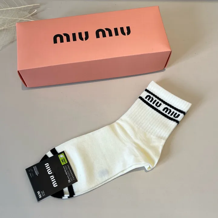 スーパーコピー ミュウミュウ 靴下