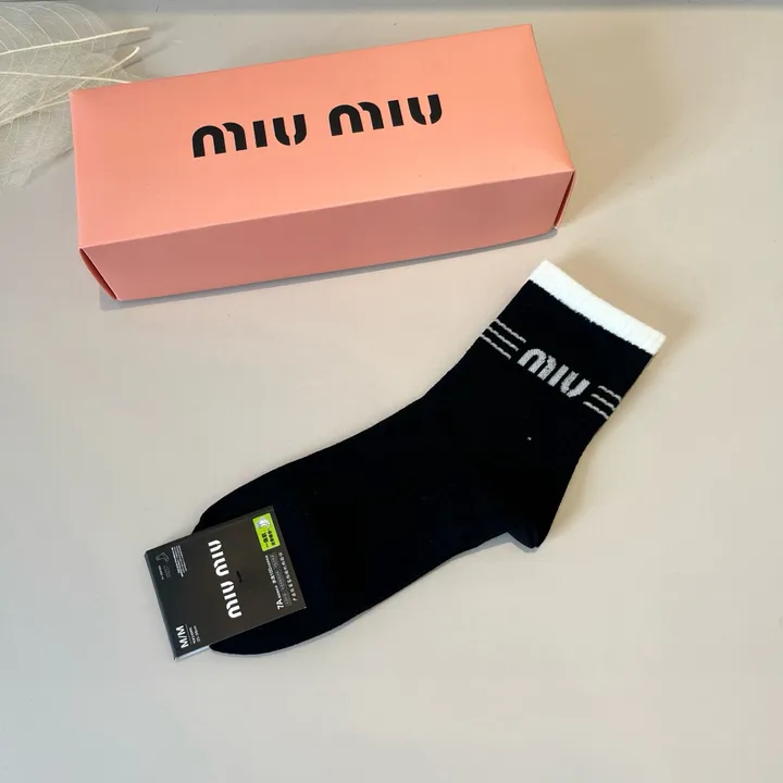 スーパーコピー ミュウミュウ 靴下