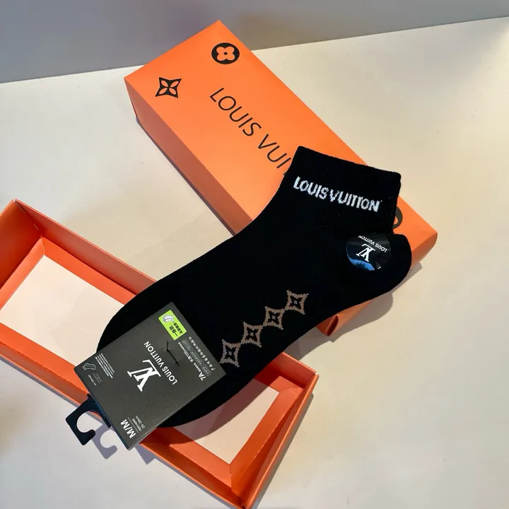 スーパーコピー ルイヴィトン 靴下