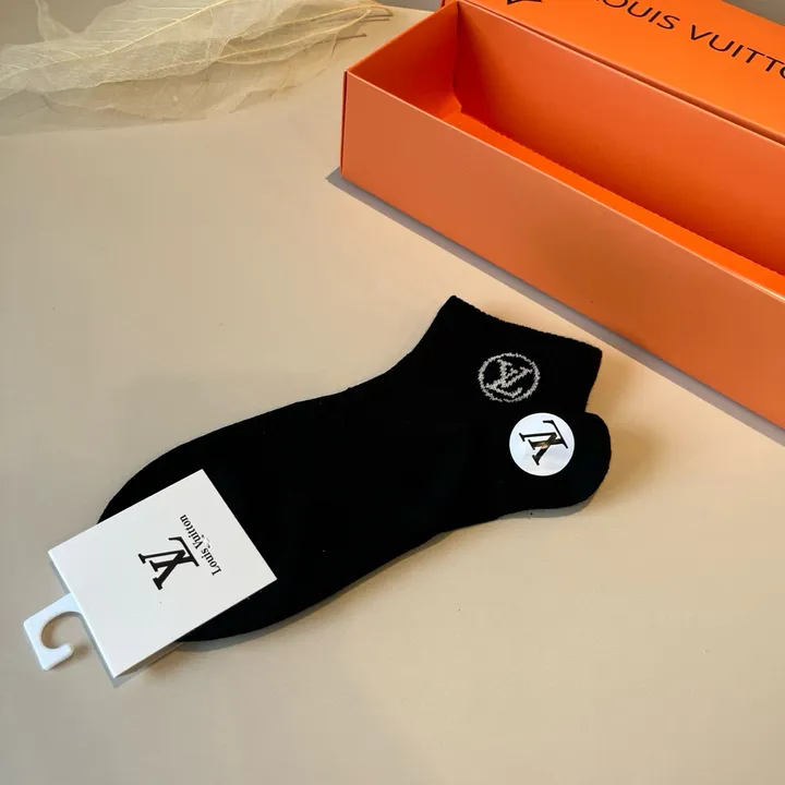 スーパーコピー ルイヴィトン 靴下