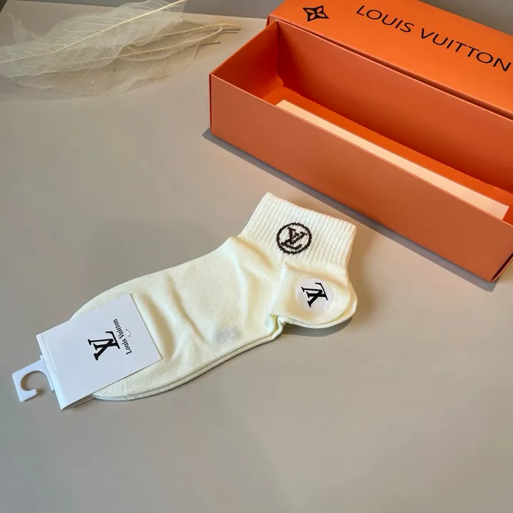 スーパーコピー ルイヴィトン 靴下