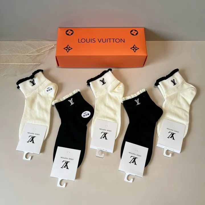 スーパーコピー ルイヴィトン 靴下