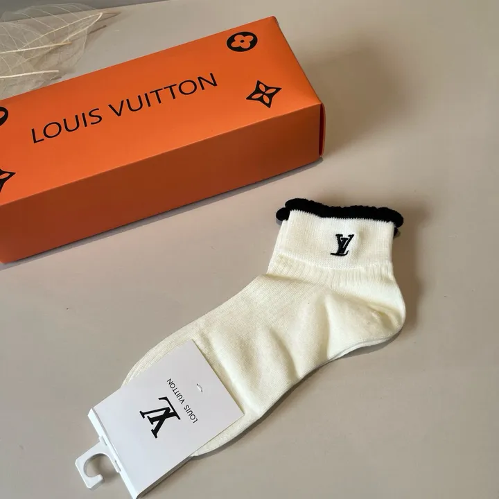 スーパーコピー ルイヴィトン 靴下