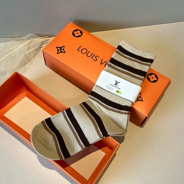 スーパーコピー ルイヴィトン 靴下
