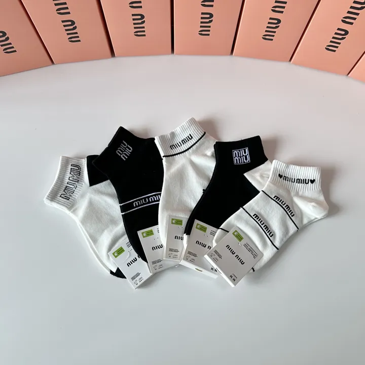 スーパーコピー ミュウミュウ 靴下