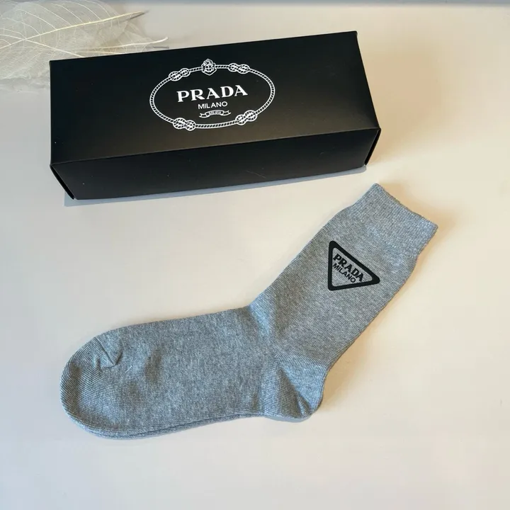 スーパーコピー プラダ 靴下