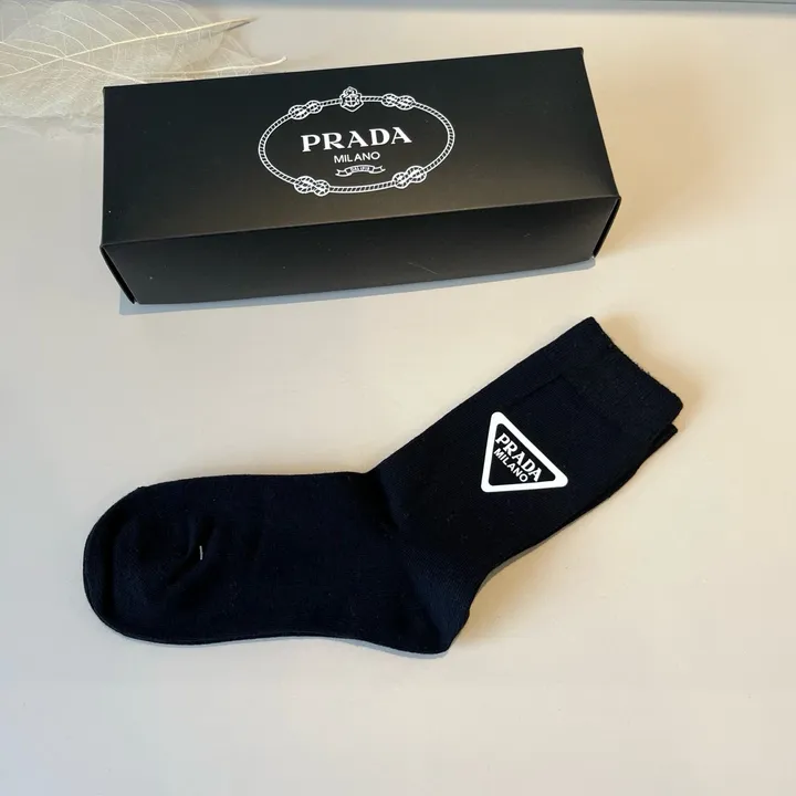 スーパーコピー プラダ 靴下