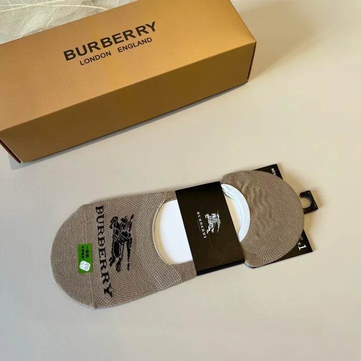 スーパーコピー プラダ 靴下