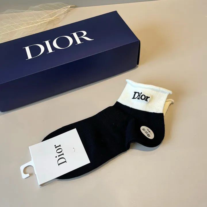 スーパーコピー ディオール 靴下