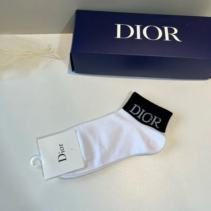 スーパーコピー ディオール 靴下
