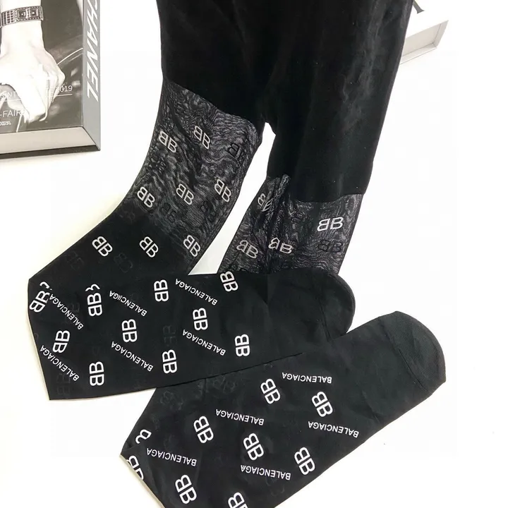 スーパーコピー バレンシアガ 靴下