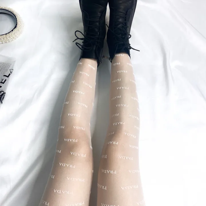 スーパーコピー プラダ 靴下